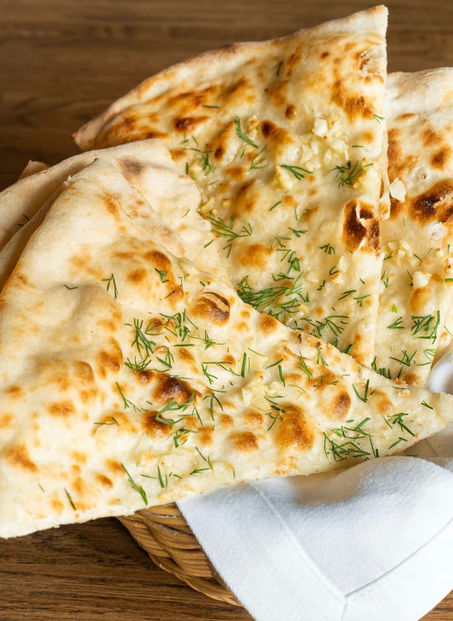 Фокачча с чесноком и укропом