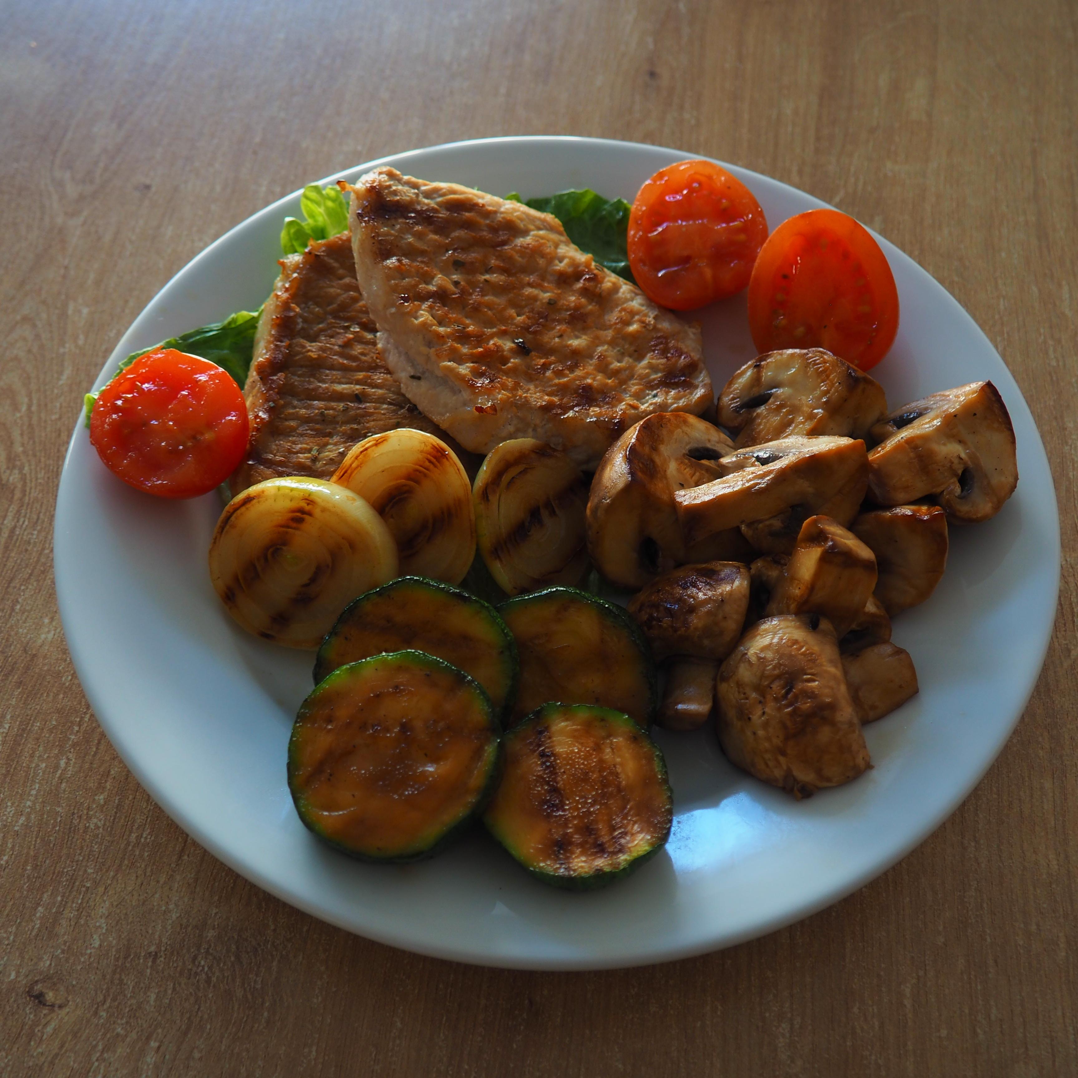 Свинина с овощами-гриль