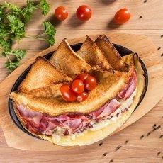 Омлет с ветчиной и сыром