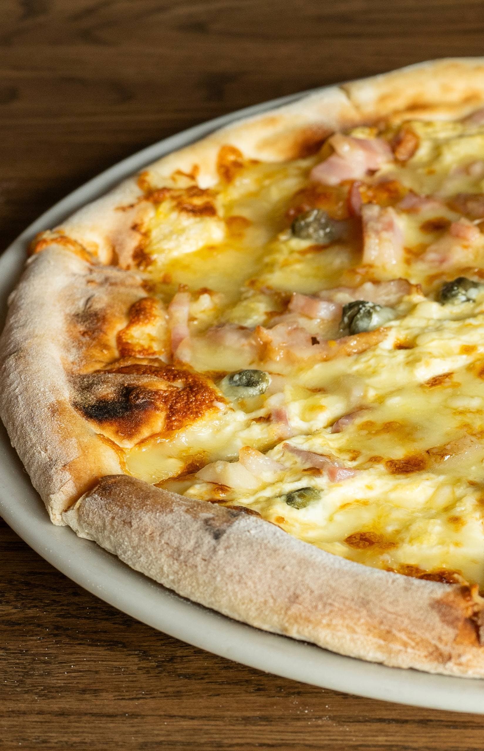 Пицца с каперсами